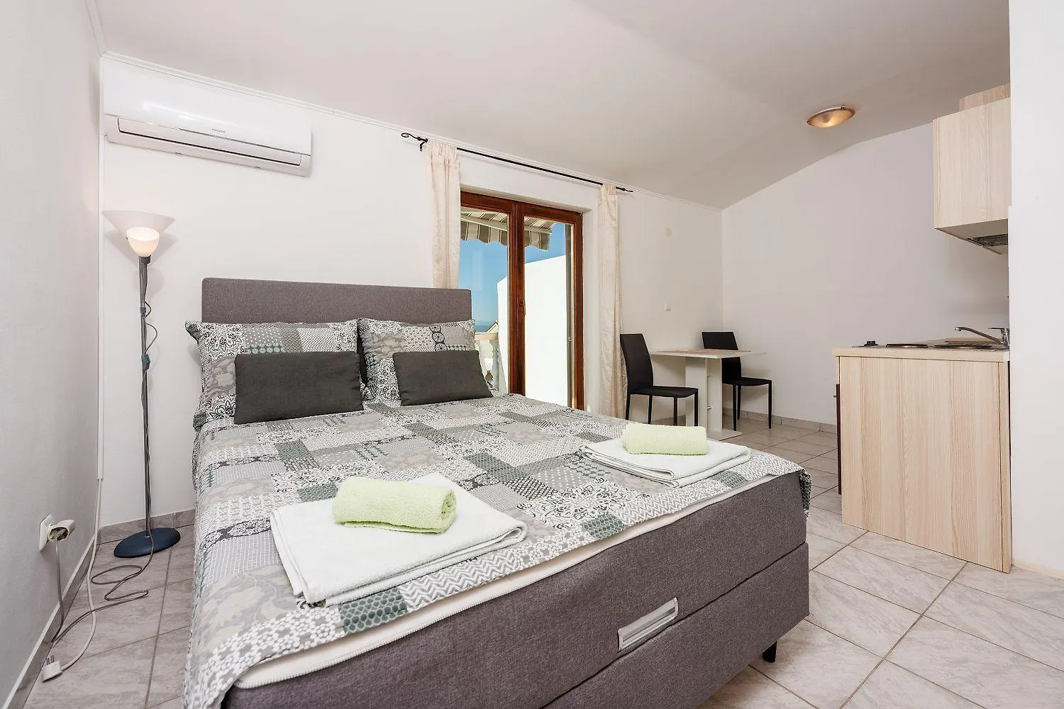 Apartment Idyllisches Studio-Apartment Mit Grandiosen Meerblick, Privatparkplatz, Wifi Crikvenica